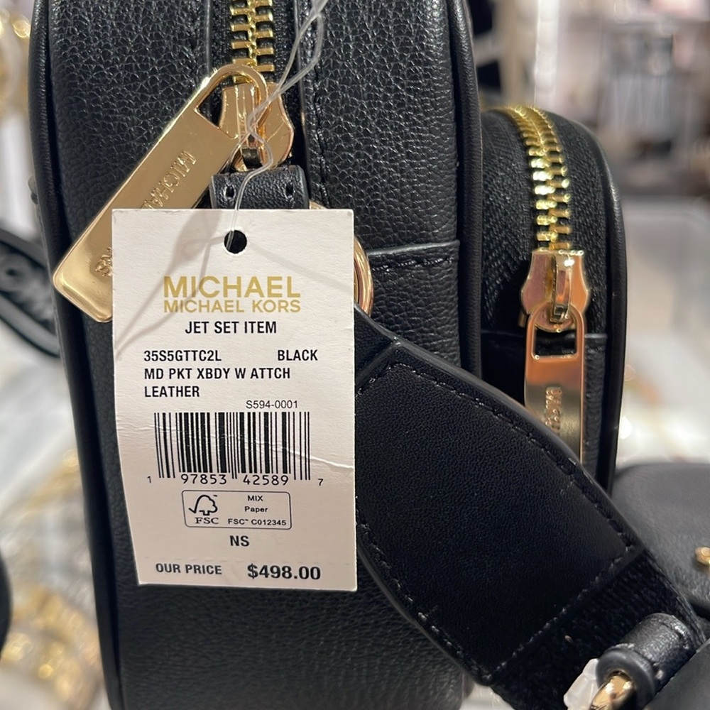 Michael Kors Jet Set Md Leather Crossbody Bag with Case Apple Airpods Pro®
Black - Picture 8 of 16